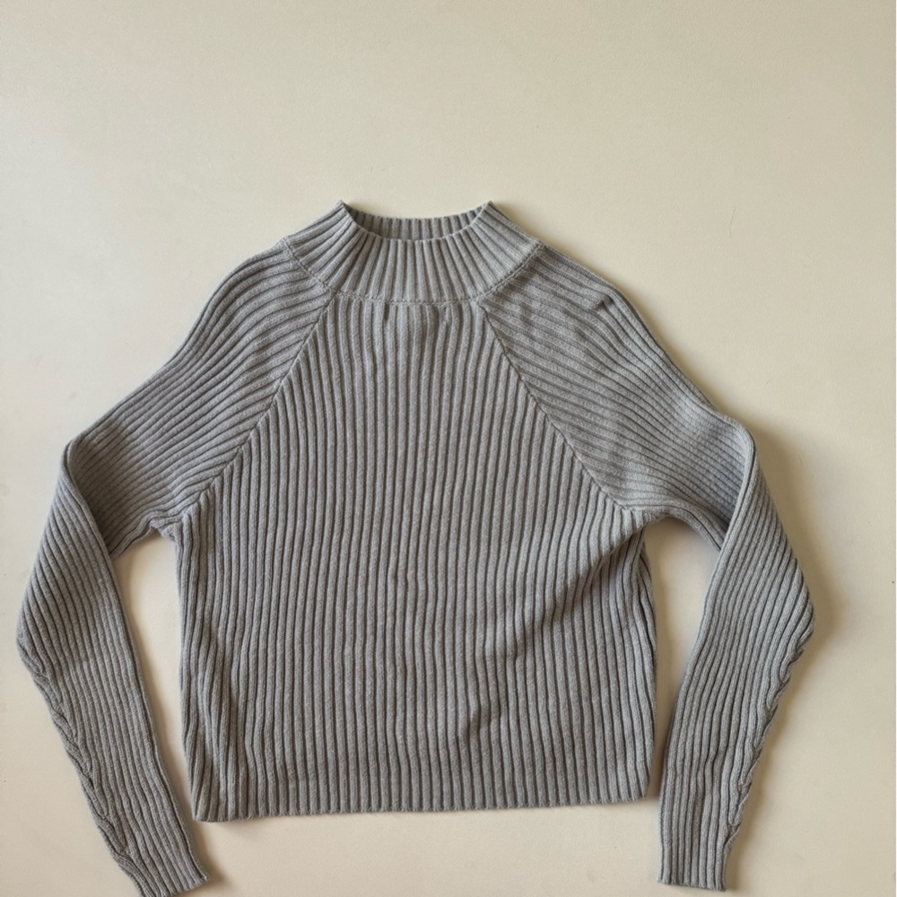 Large Forever 21 Ribbed Gray Sweater - Picture 2 of 3